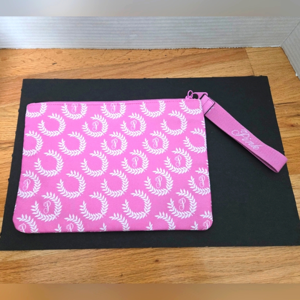 Victoria's Secret Pink And White Cosmetic Bag NWOT